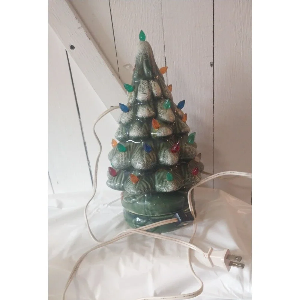 Vintage 1970’s Ceramic Flocked Christmas Tree & Holly Base & It Lights Up 11.5